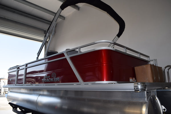 Sun Tracker Party Barge 22 RF DLX - 2026