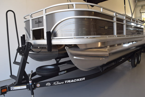 Sun Tracker Fishin' Barge 22 DLX - 2026