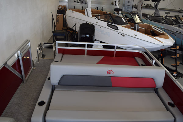 Sun Tracker Party Barge 22 RF DLX - 2026