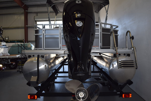 Sun Tracker Fishin' Barge 22 DLX - 2026