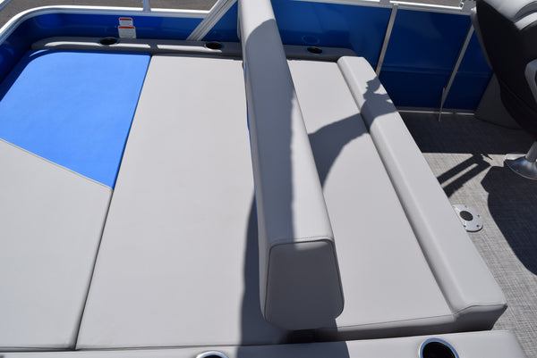 Sun Tracker Party Barge 22 RF DLX XP3 - 2026