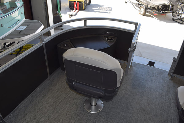 Sun Tracker Fishin' Barge 22 DLX - 2026