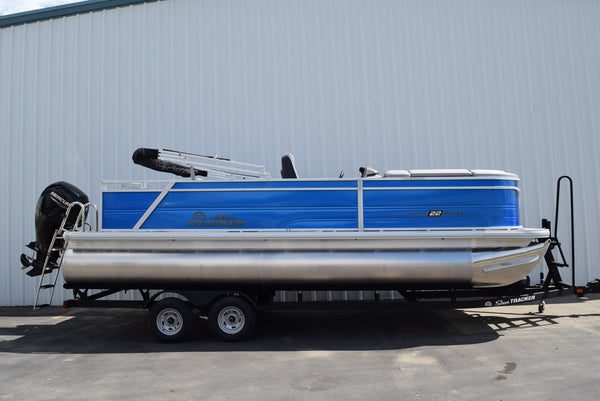 Sun Tracker Party Barge 22 RF DLX - 2026