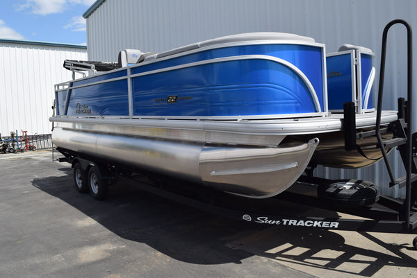 Sun Tracker Party Barge 22 RF DLX - 2026