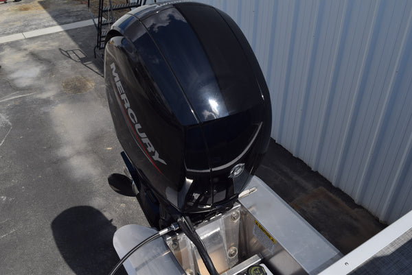 Sun Tracker Party Barge 22 RF DLX - 2026