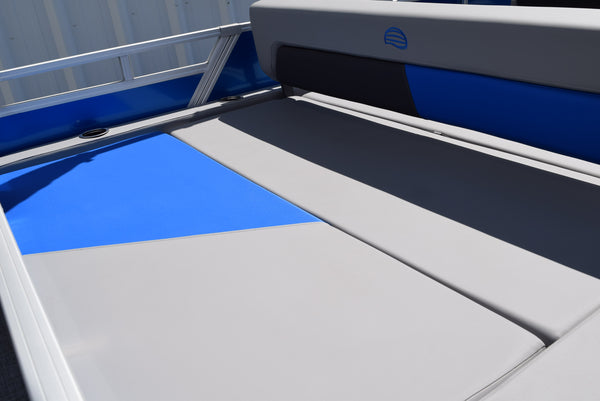 Sun Tracker Party Barge 22 RF DLX - 2026